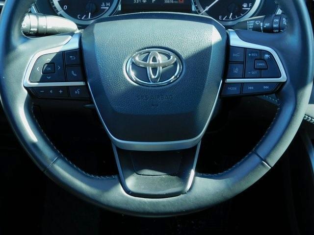 used 2024 Toyota Highlander car, priced at $41,646