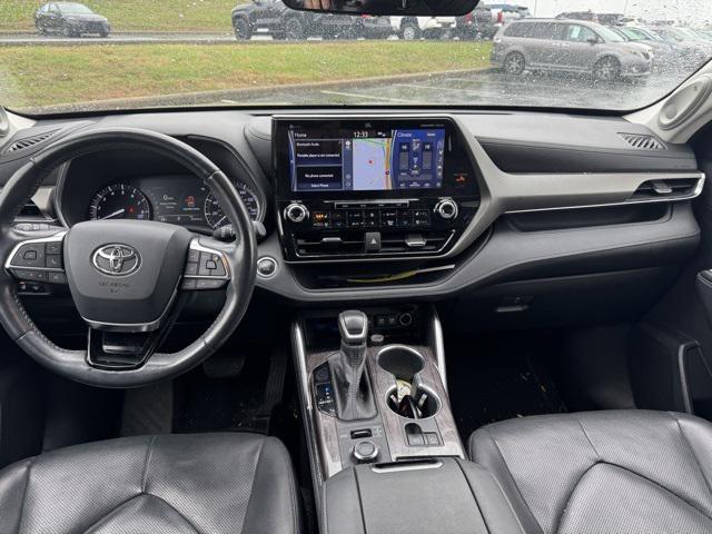 used 2020 Toyota Highlander car, priced at $25,907
