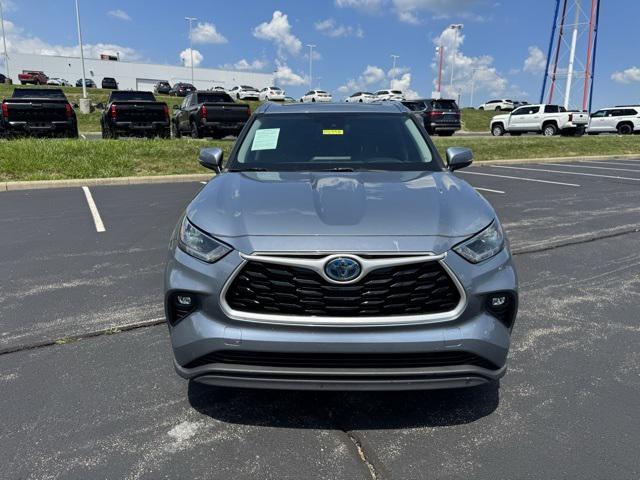 used 2021 Toyota Highlander Hybrid car, priced at $31,072