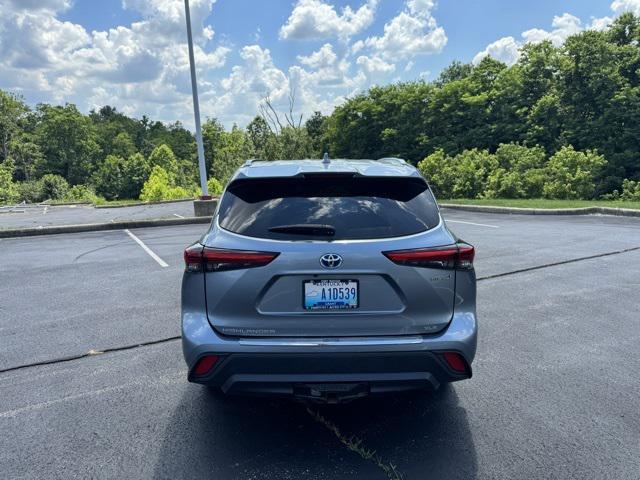 used 2021 Toyota Highlander Hybrid car, priced at $31,072