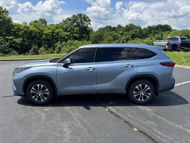 used 2021 Toyota Highlander Hybrid car, priced at $31,072