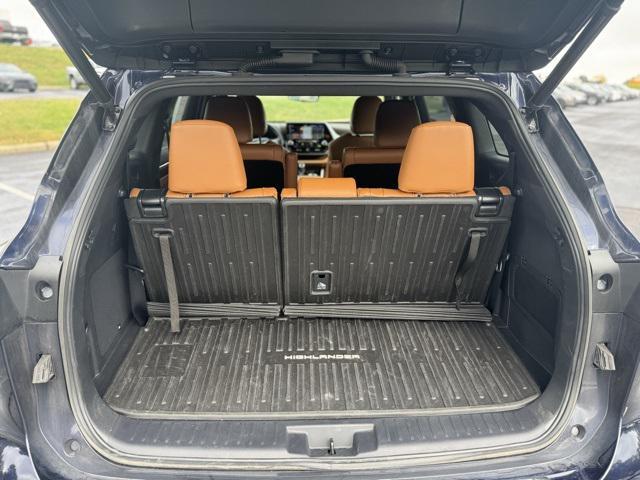 used 2021 Toyota Highlander Hybrid car, priced at $31,954