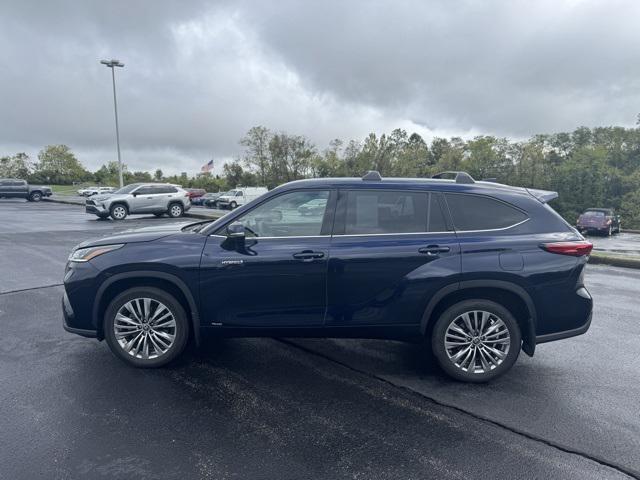 used 2021 Toyota Highlander Hybrid car, priced at $31,954