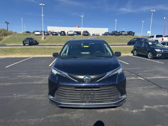 used 2023 Toyota Sienna car, priced at $33,989