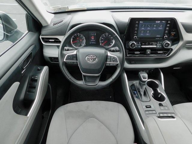 used 2022 Toyota Highlander car, priced at $28,672