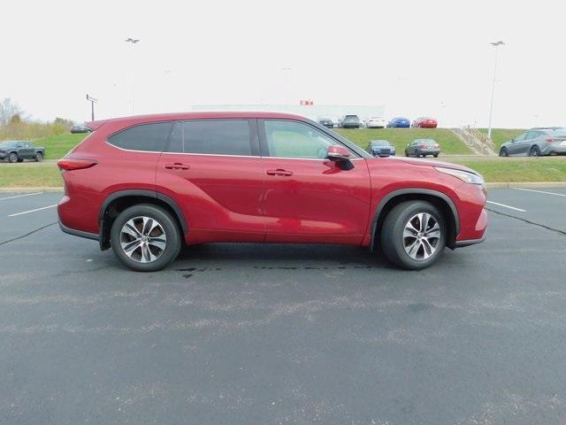 used 2020 Toyota Highlander car, priced at $23,746