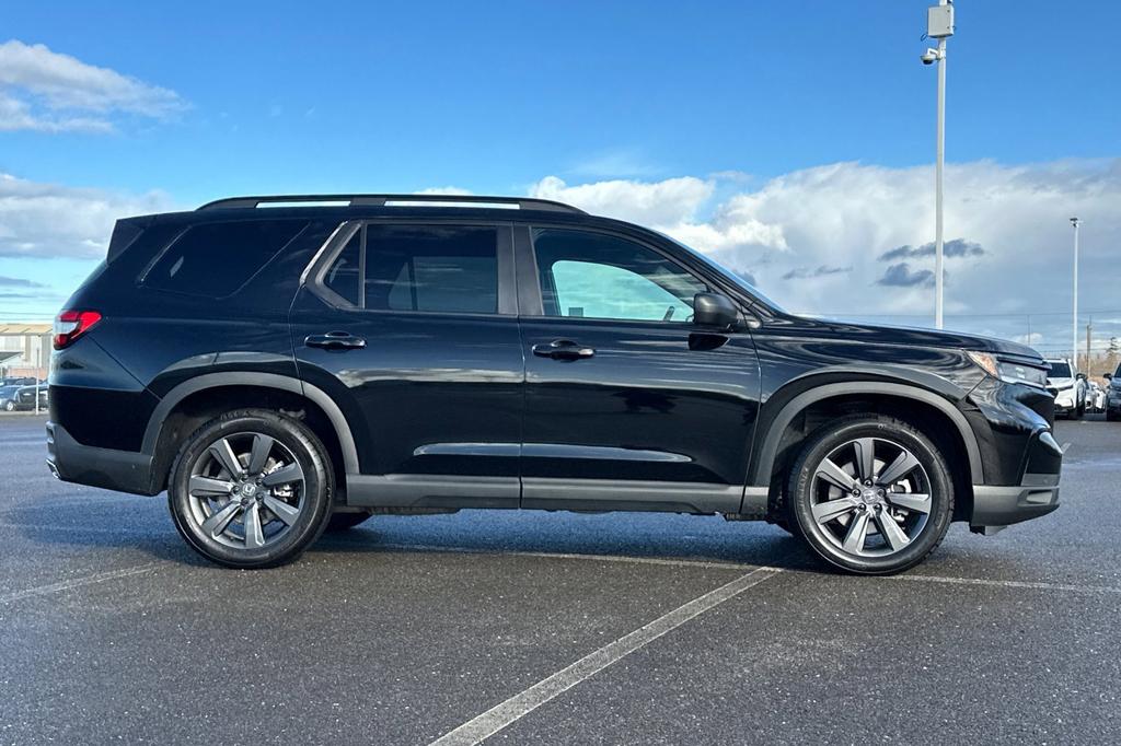 used 2024 Honda Pilot car, priced at $42,981