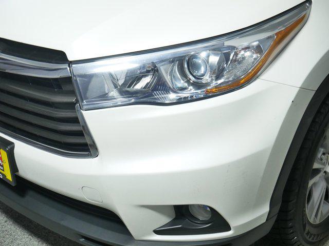 used 2015 Toyota Highlander car, priced at $18,999