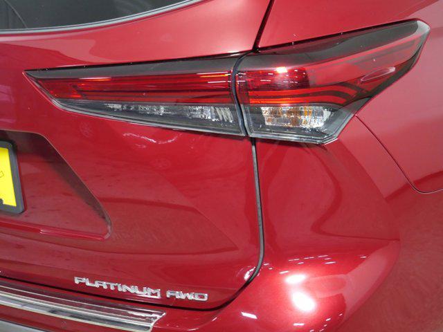 used 2021 Toyota Highlander car, priced at $43,997