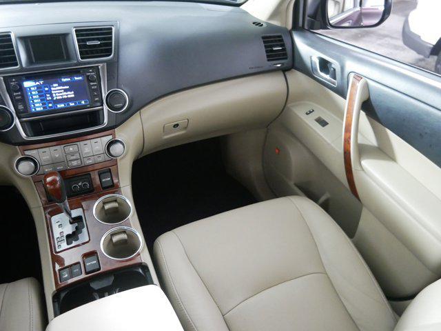 used 2013 Toyota Highlander car, priced at $15,995