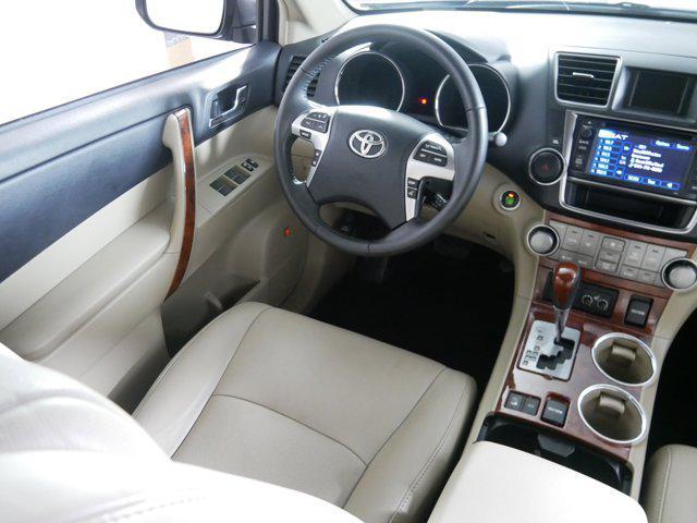 used 2013 Toyota Highlander car, priced at $15,995