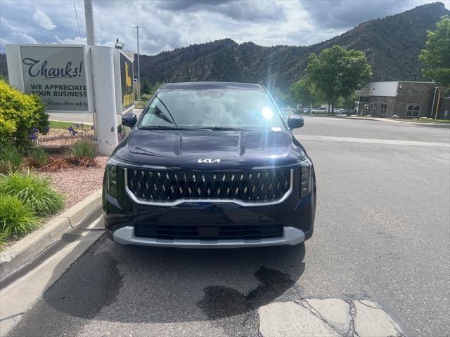 new 2025 Kia Carnival car, priced at $39,899