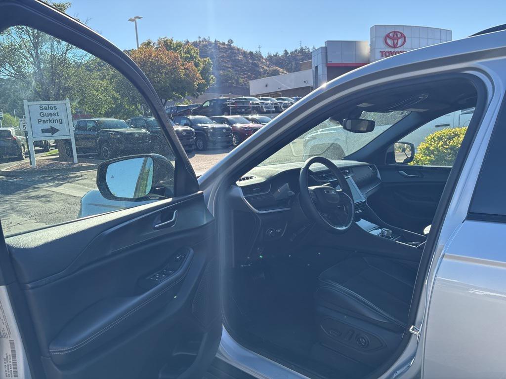 used 2024 Jeep Grand Cherokee L car, priced at $30,493