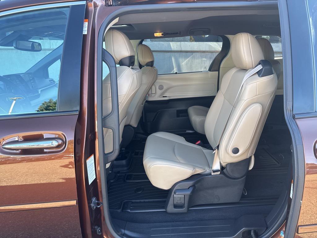 used 2021 Toyota Sienna car, priced at $39,872