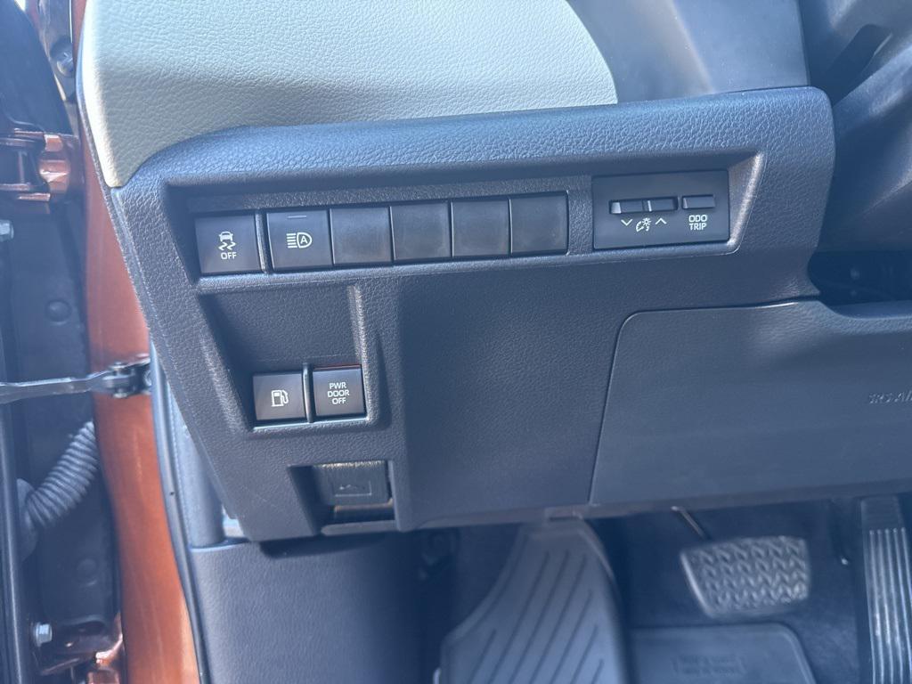 used 2021 Toyota Sienna car, priced at $39,872