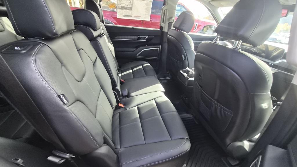 new 2025 Kia Telluride car, priced at $44,995