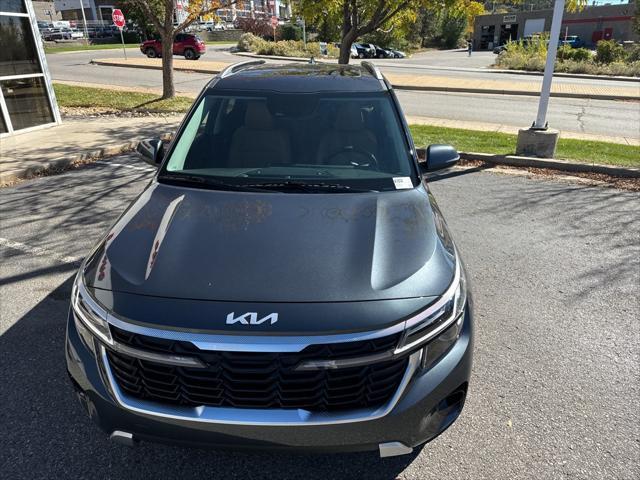 new 2025 Kia Seltos car, priced at $29,950