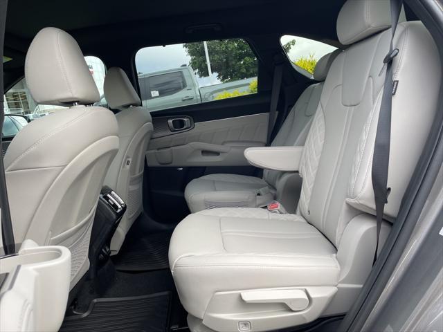 new 2025 Kia Sorento Hybrid car, priced at $47,629