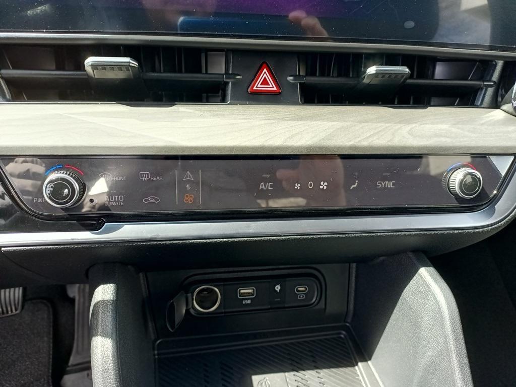 new 2025 Kia Sportage car, priced at $34,282