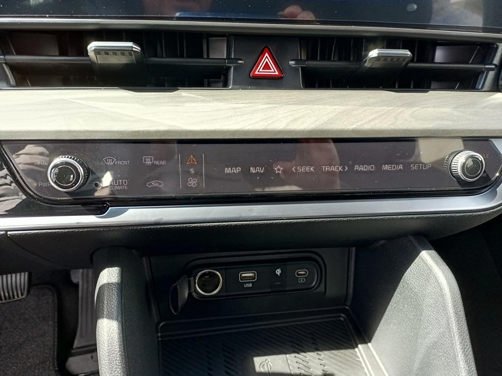 new 2025 Kia Sportage car, priced at $34,282