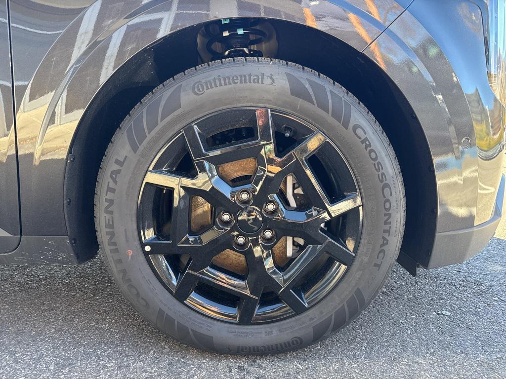 new 2026 Kia Carnival car, priced at $46,861