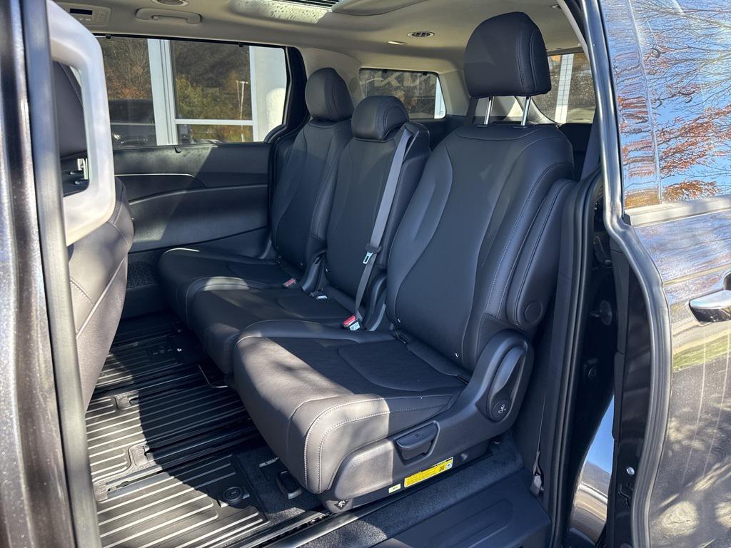 new 2026 Kia Carnival car, priced at $46,861