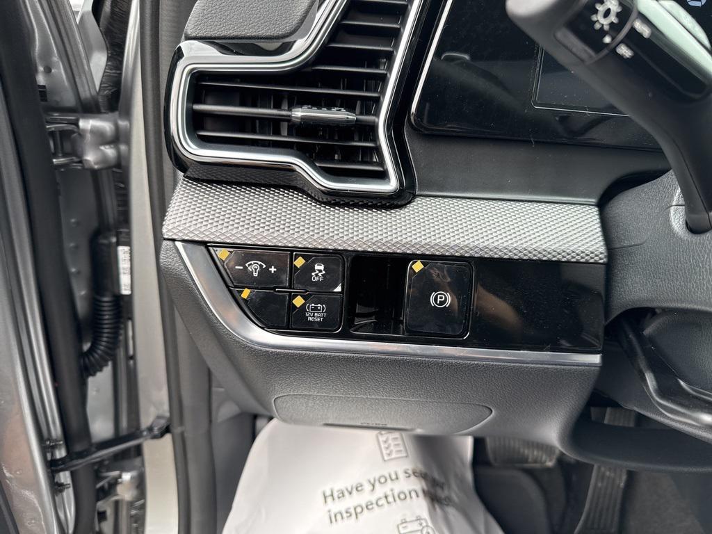 new 2025 Kia Sportage Hybrid car, priced at $31,180