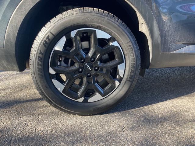 used 2024 Kia Sorento car, priced at $31,620