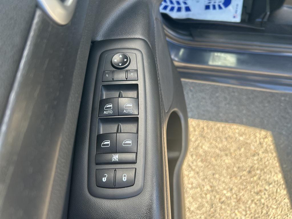 used 2018 Jeep Grand Cherokee car, priced at $15,371