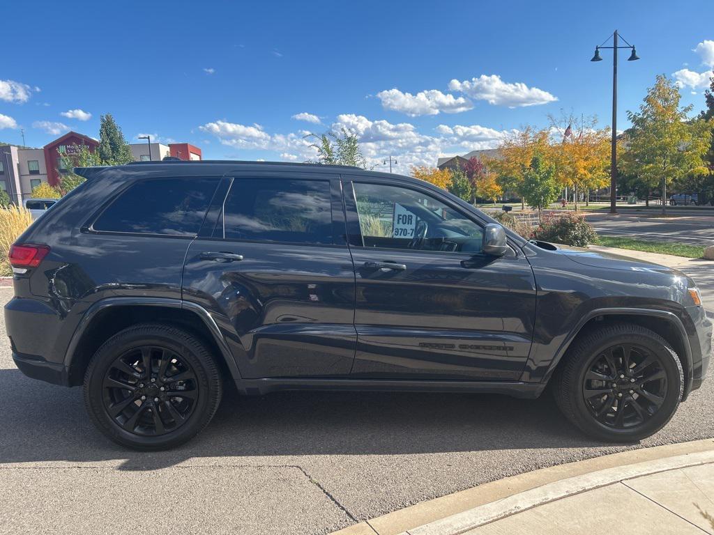 used 2018 Jeep Grand Cherokee car, priced at $15,371