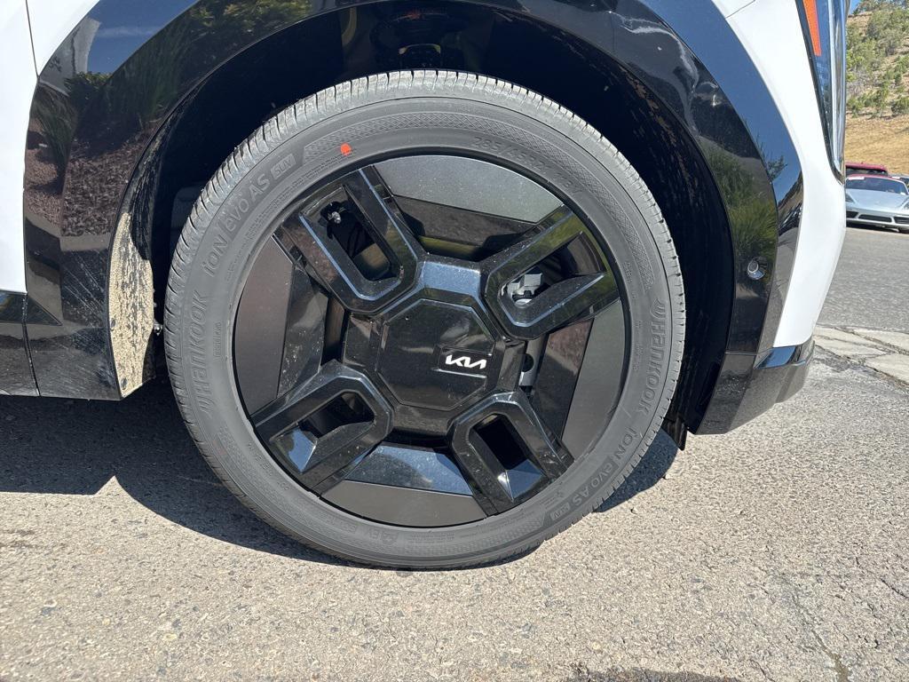 new 2026 Kia EV9 car, priced at $76,685