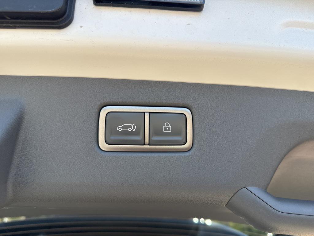 new 2026 Kia EV9 car, priced at $76,685
