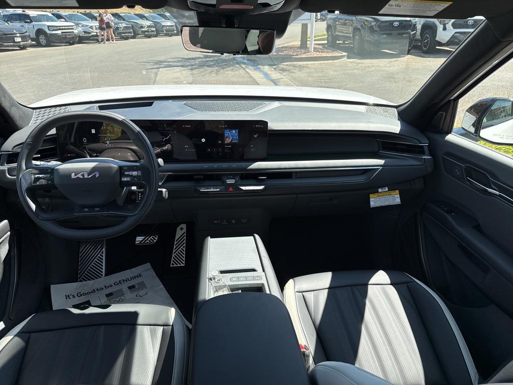 new 2026 Kia EV9 car, priced at $76,685