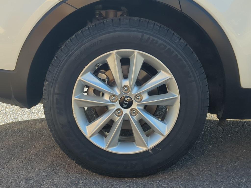 used 2019 Kia Sorento car, priced at $12,890