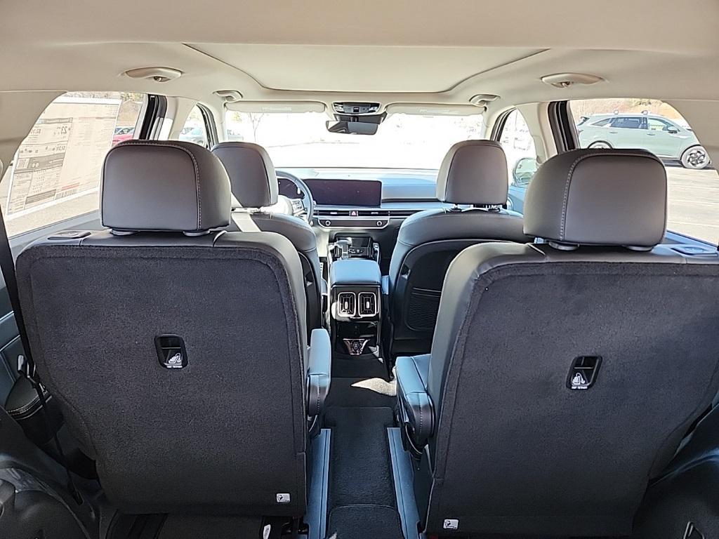 new 2025 Kia Sorento car, priced at $41,390
