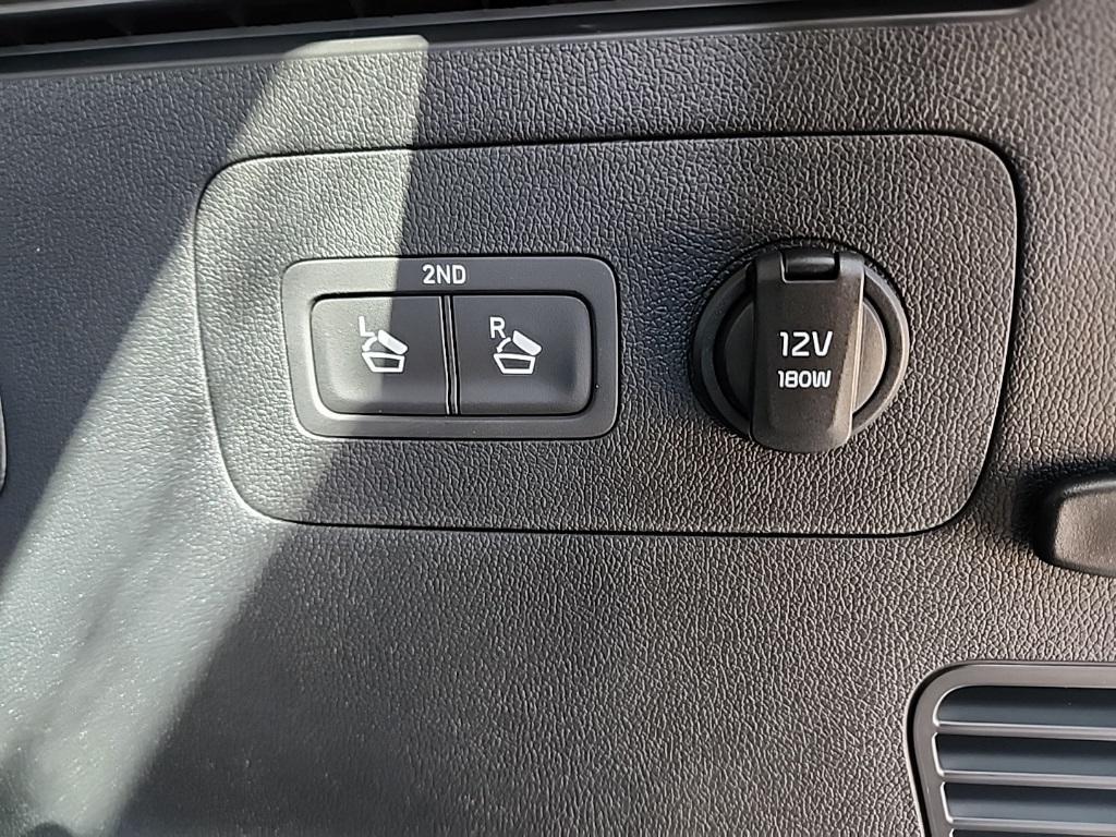 new 2025 Kia Sorento car, priced at $41,390