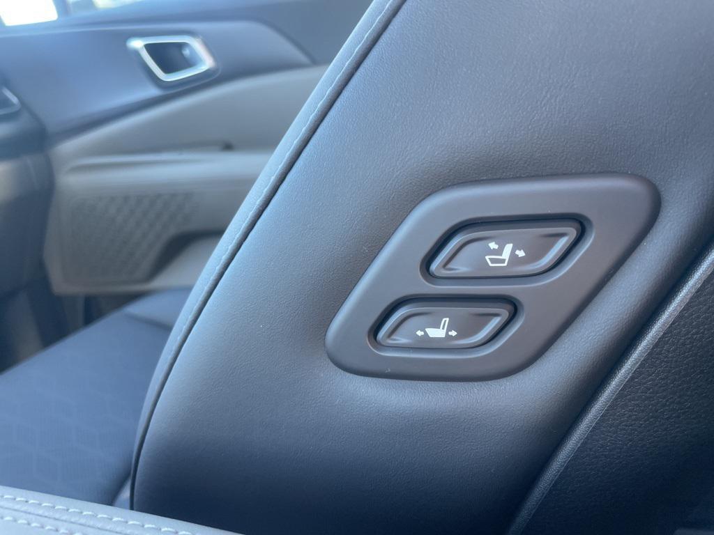 new 2026 Kia Carnival car, priced at $42,095