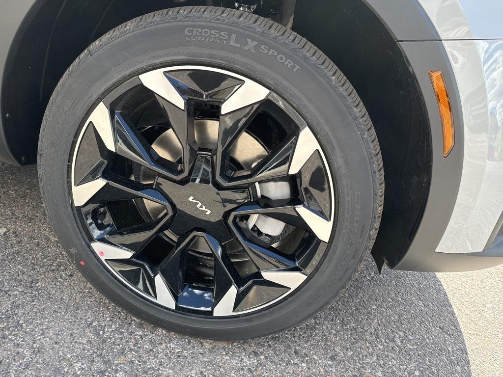 new 2025 Kia Sorento car, priced at $38,990