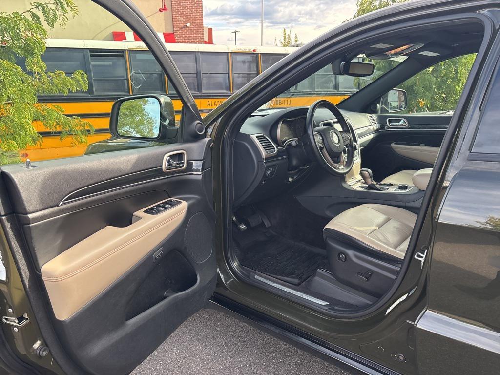 used 2017 Jeep Grand Cherokee car, priced at $16,771