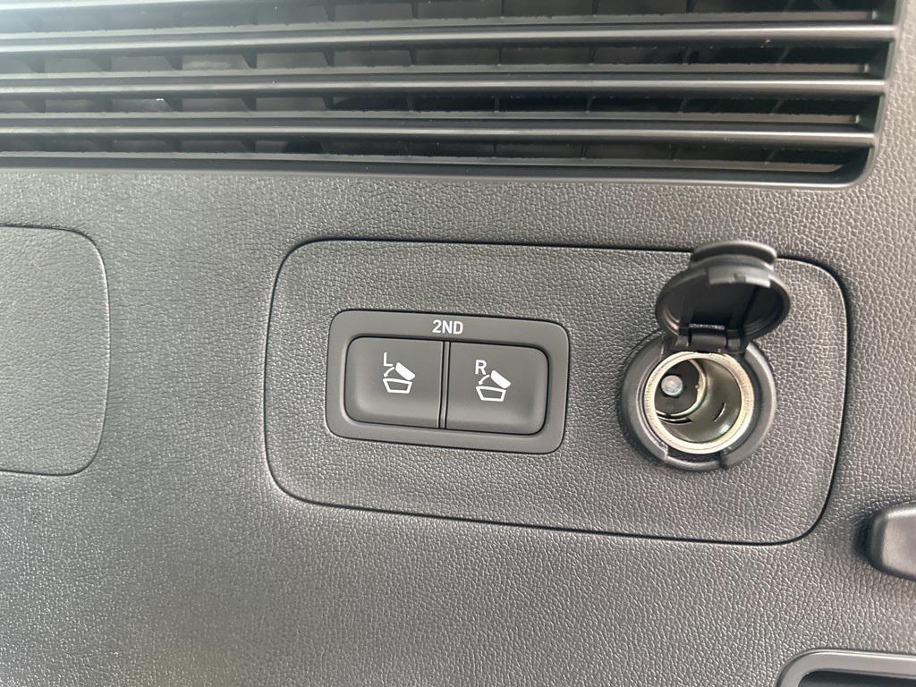 new 2025 Kia Sorento car, priced at $37,555