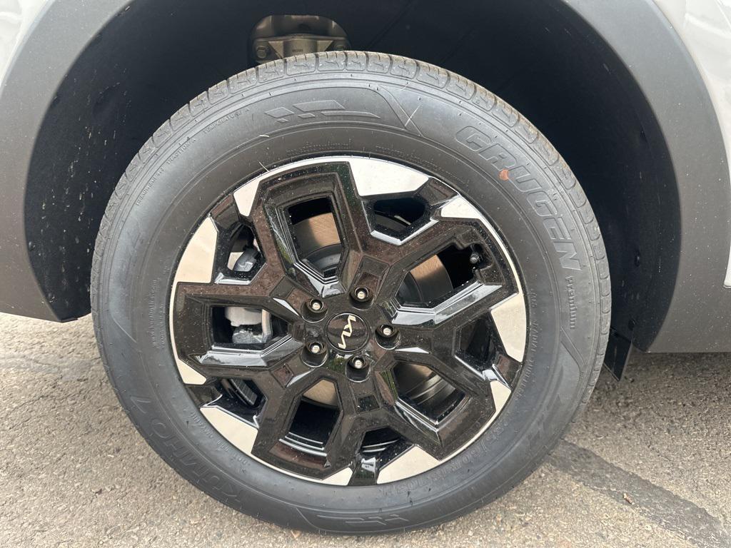 new 2025 Kia Sorento car, priced at $37,555