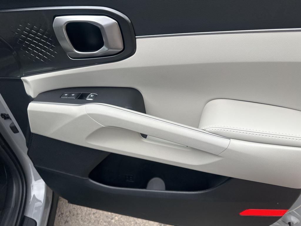 new 2025 Kia Sorento car, priced at $37,555