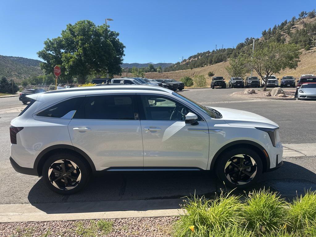 new 2025 Kia Sorento Hybrid car, priced at $42,285