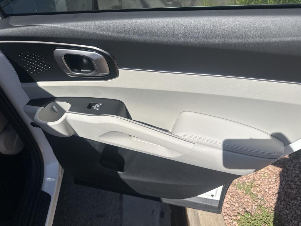 new 2025 Kia Sorento Hybrid car, priced at $42,285