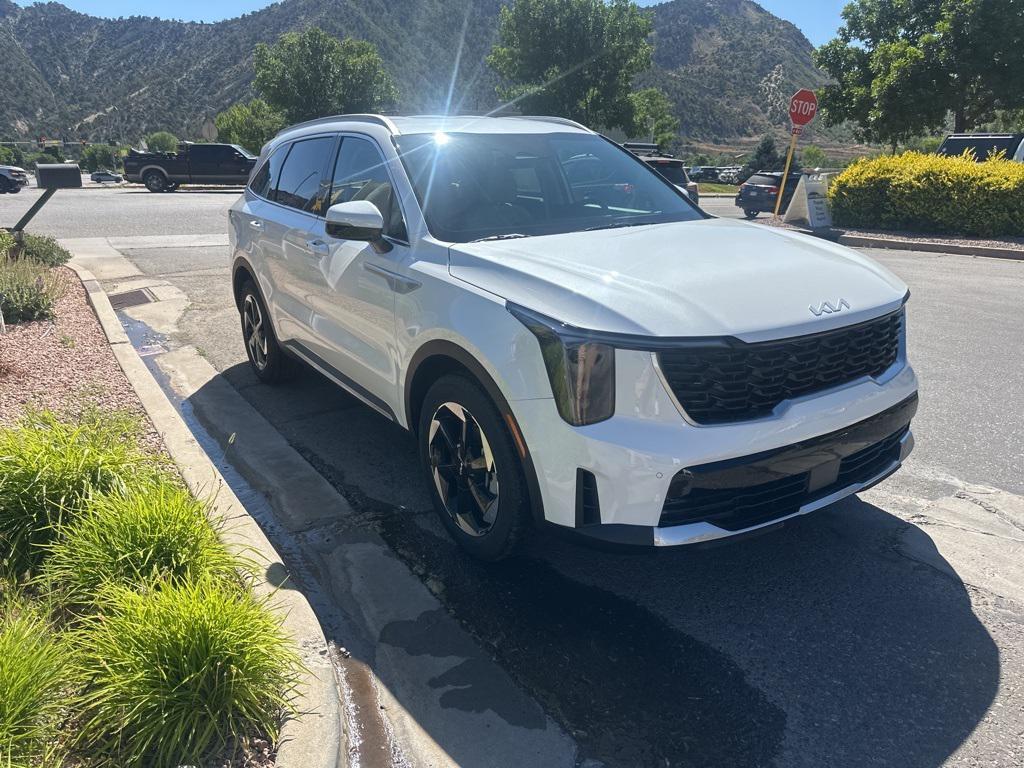 new 2025 Kia Sorento Hybrid car, priced at $42,285
