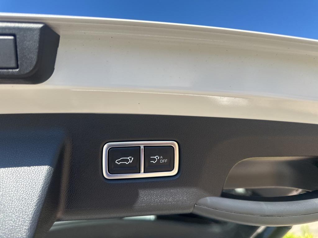 new 2025 Kia Sorento Hybrid car, priced at $42,285