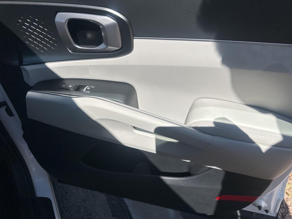 new 2025 Kia Sorento Hybrid car, priced at $42,285