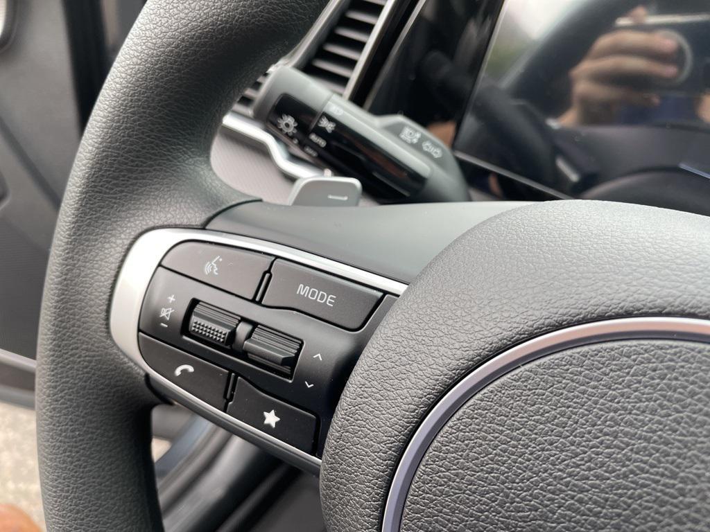 new 2025 Kia Sportage Hybrid car, priced at $30,475