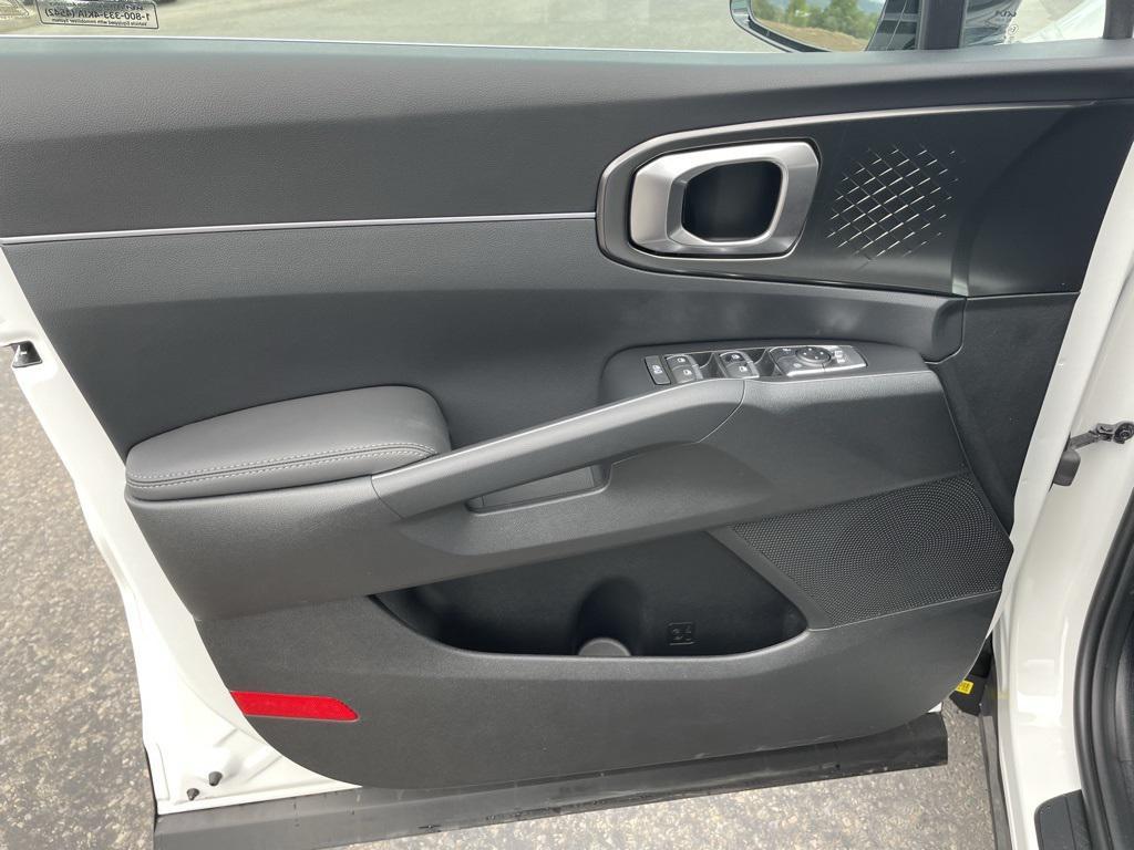 new 2025 Kia Sorento Hybrid car, priced at $41,768