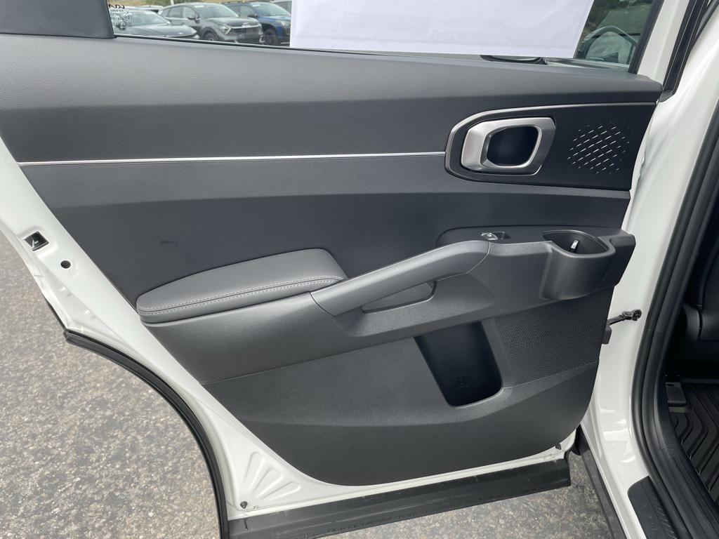 new 2025 Kia Sorento Hybrid car, priced at $41,768